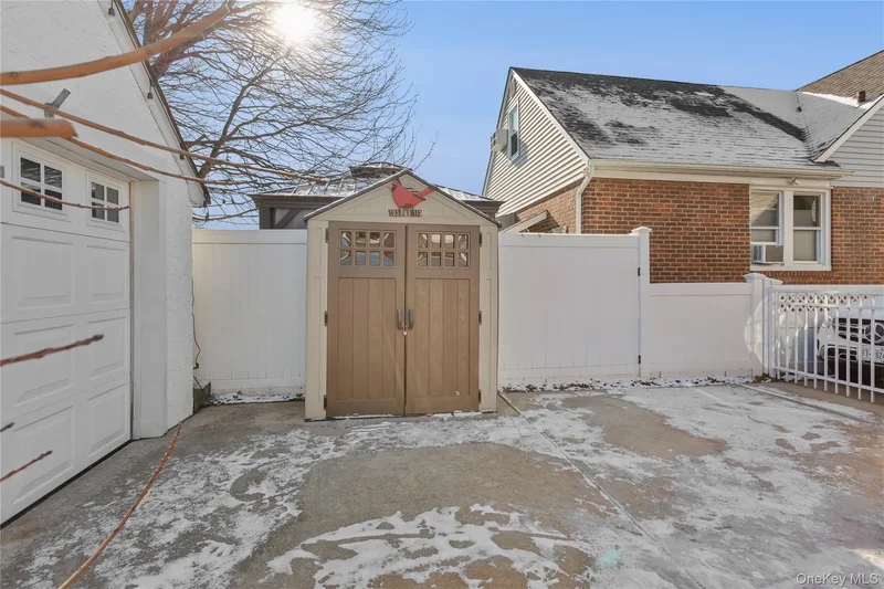 15 N Oceanside Road, Rockville Centre, New York, United States. - Photo 37