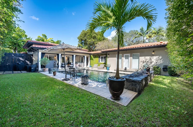 612 Catalonia Ave , Coral Gables, FL 33134, Coral Gables, Florida, United States. - Photo 37
