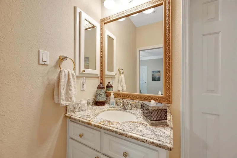 15411 Rocky Oak Court, Houston, TX 77059, Houston, Texas, United States. - Photo 32