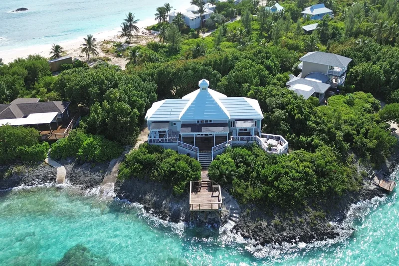 Contemporary Waterfront Villa On The Sea Of Abaco
