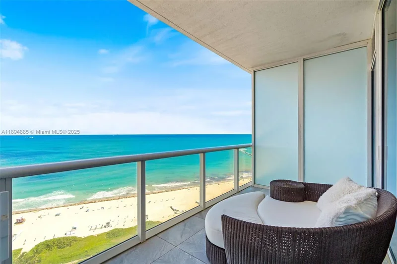 100 S Pointe Dr 2506, Miami Beach, Florida, United States. - Photo 9