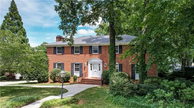 42 Kemp Road E, Greensboro, North Carolina, United States. - Photo 3
