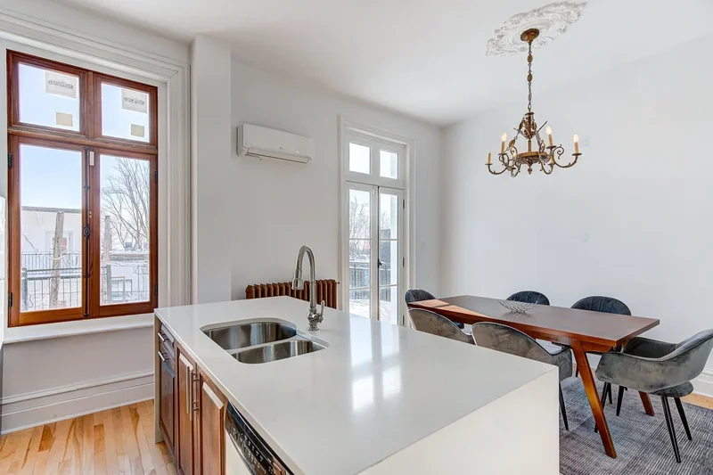 4132 Boul. Dorchester O., Westmount, Quebec, Canada. - Photo 12