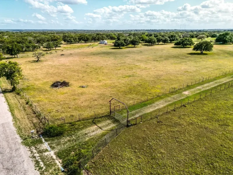 1220 County Road 225, Briggs, TX 78608, Briggs, Texas, United States. - Photo 7