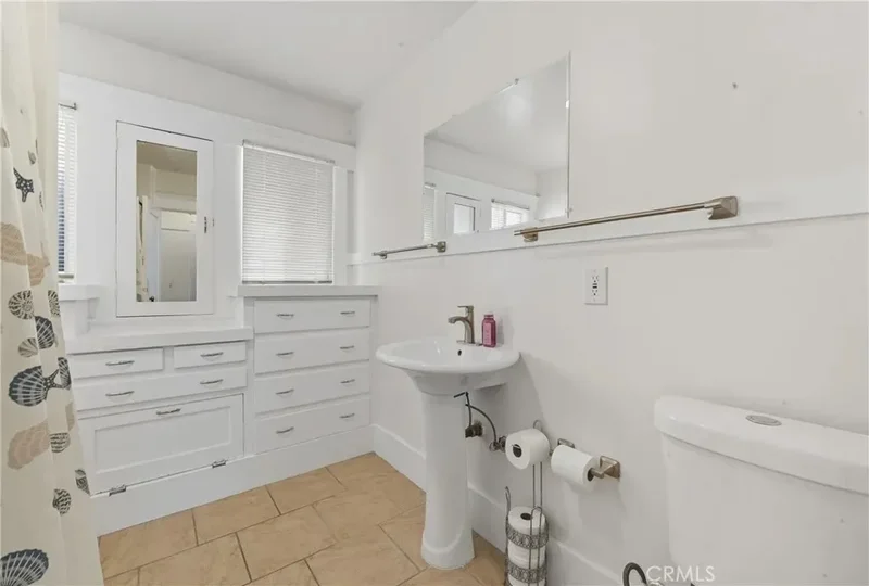 732 Saint Louis Avenue, Signal Hill, California, United States. - Photo 13
