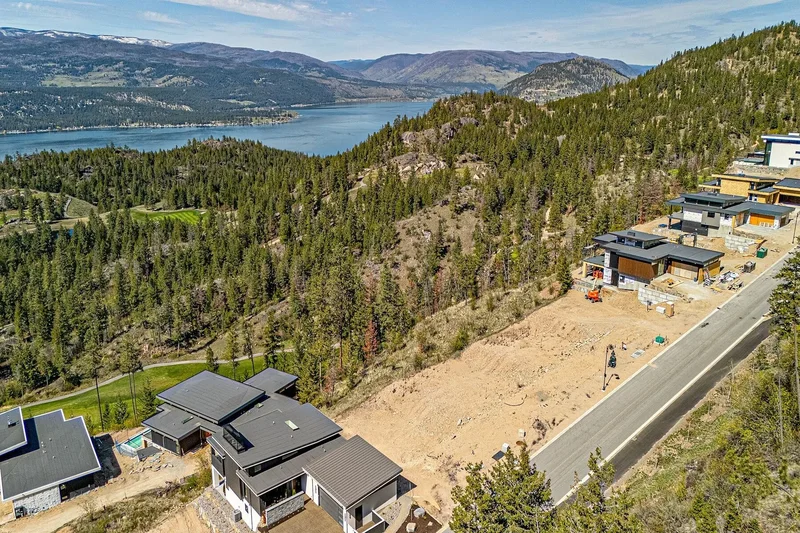 654 Predator Ridge Drive, Vernon, BC V1H 0B1, Vernon, British Columbia, Canada. - Photo 22