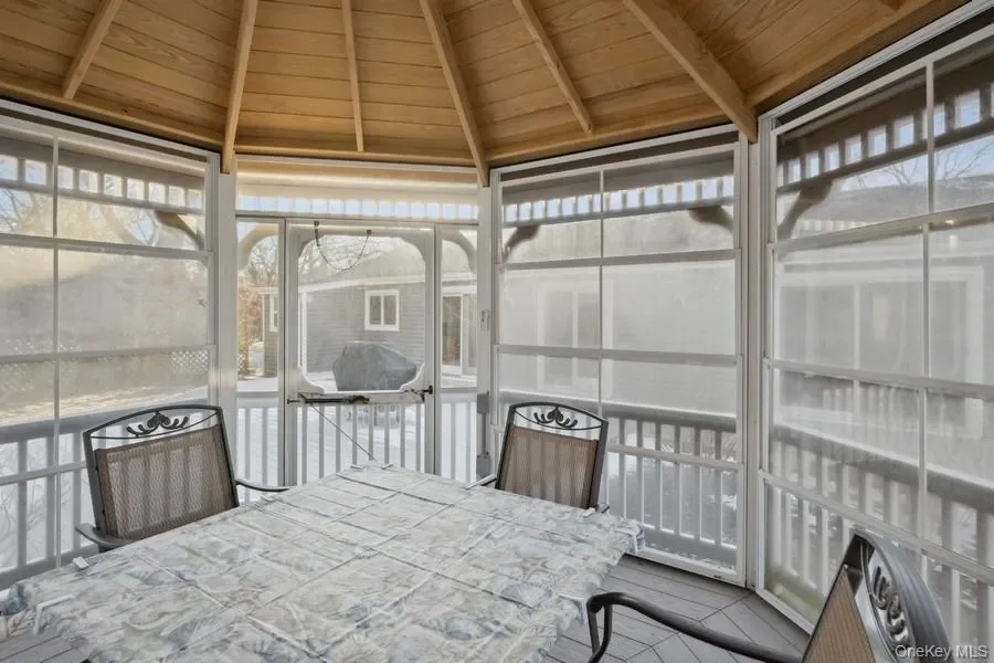 258 Church Lane, Aquebogue, New York, United States. - Photo 24
