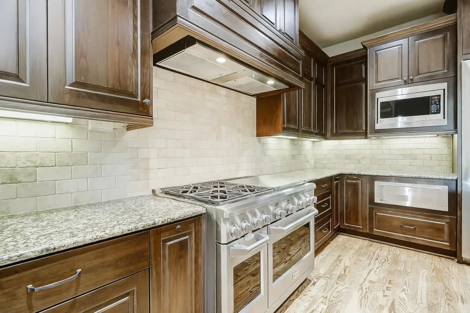 1418 Du Barry Lane, Houston, Texas, United States. - Photo 8