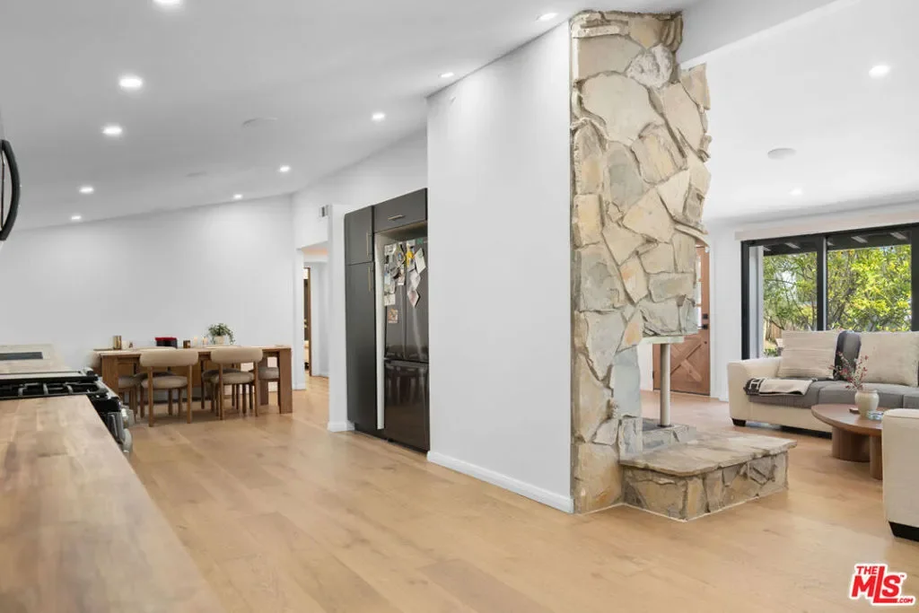 22261 Ybarra Road, Los Angeles, California, United States. - Photo 21