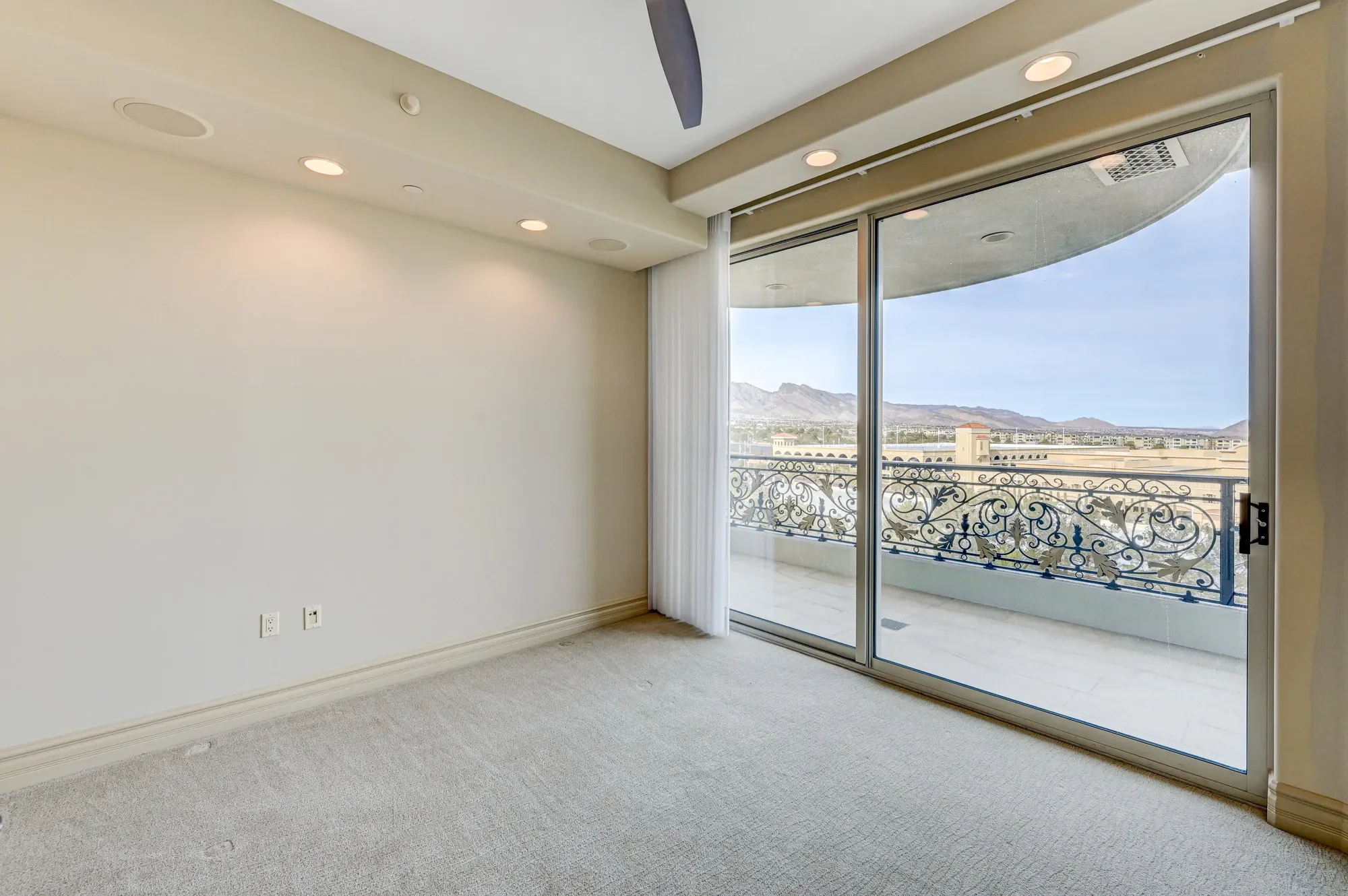 9101 Alta Dr #502, Las Vegas, NV 89145, Las Vegas, Nevada, United States. - Photo 32