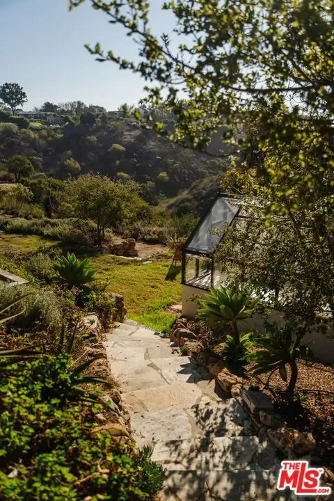 6767 Wandermere Road, Malibu, California, United States. - Photo 31