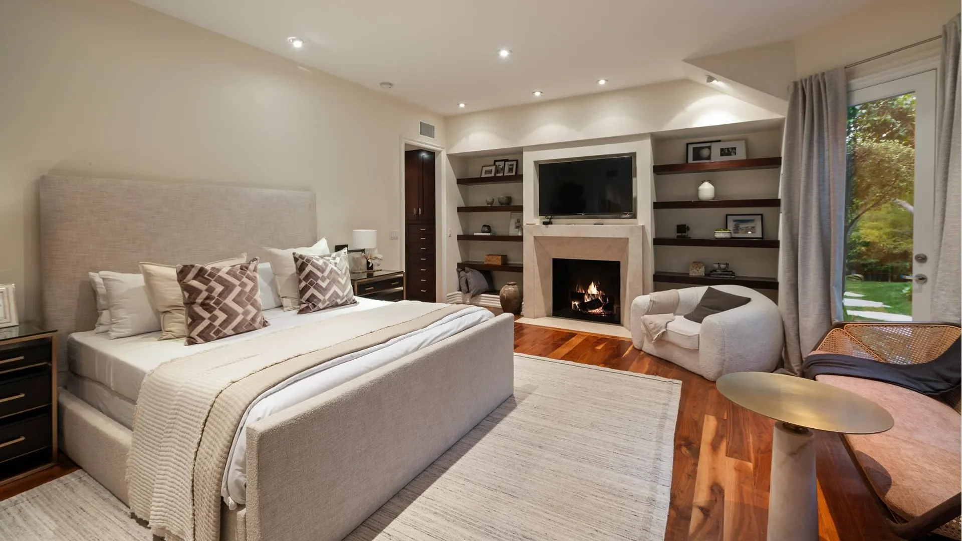 2576 Benedict Canyon Dr, Beverly Hills, California, United States. - Photo 9