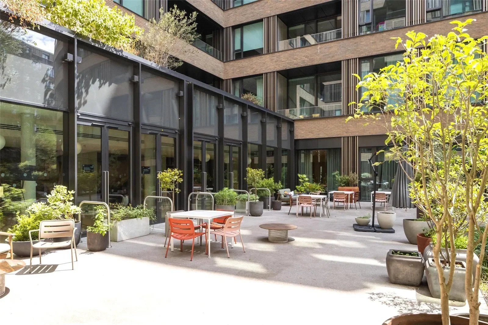 Wood Crescent, Television Centre, White City, London, London, England, United Kingdom. - Photo 8