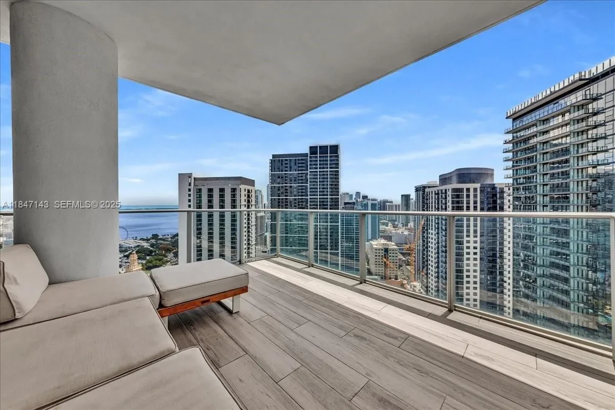 851 NE 1st Ave #3711, Miami, FL 33132, Miami, Florida, United States. - Photo 27
