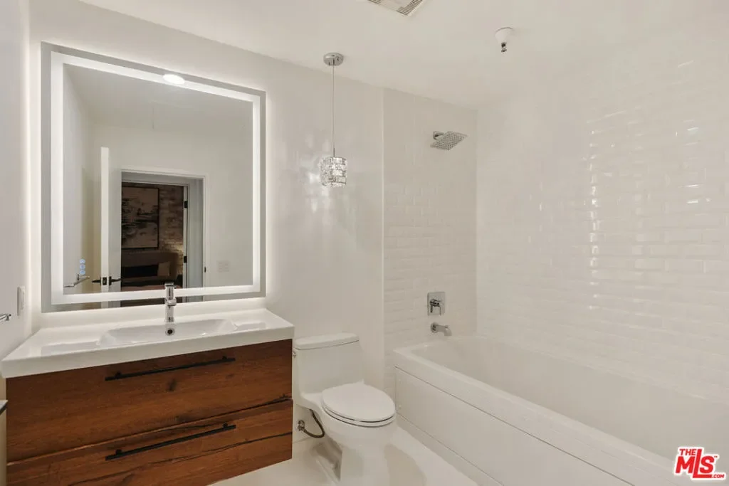 500 Molino Street 101, Los Angeles, California, United States. - Photo 22