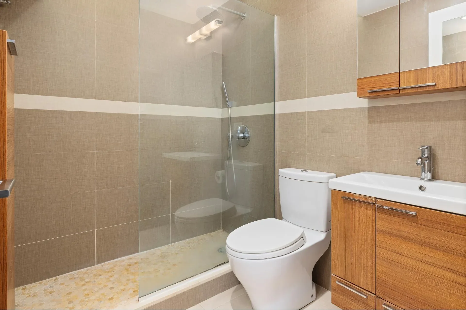 The Oliver Cromwell, 12 W 72ND ST, New York, New York, United States. - Photo 4
