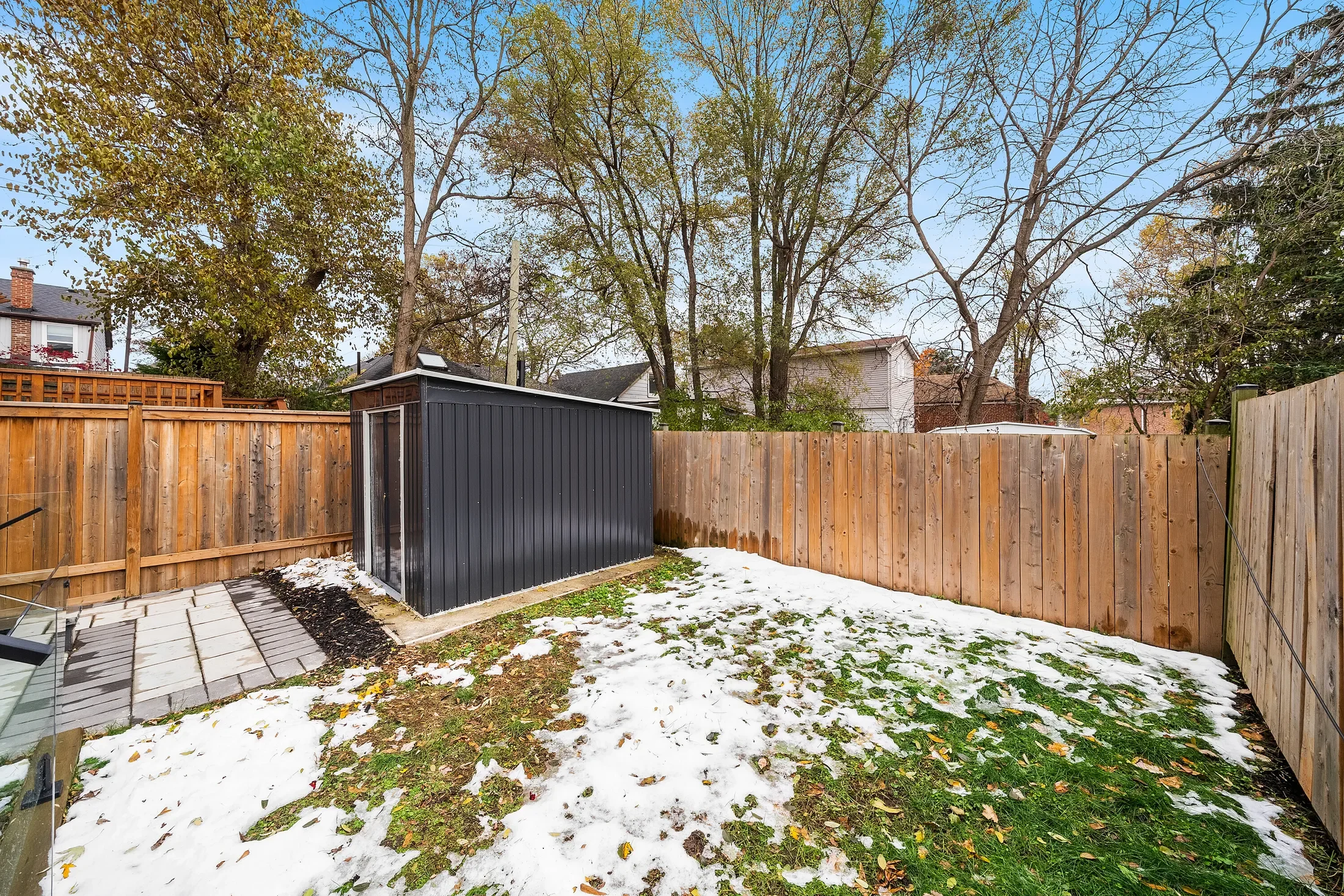 Exterior photo 3