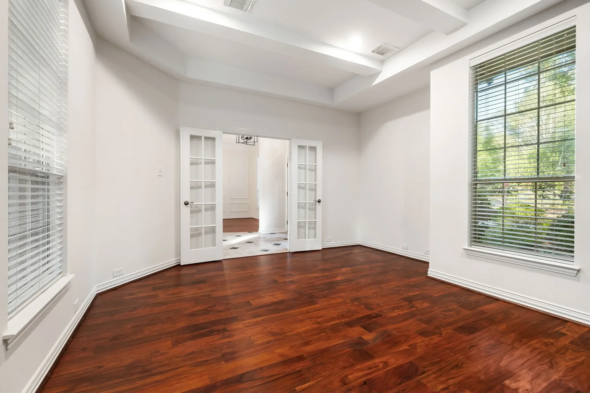 187 E Lansdowne Circle, The Woodlands, TX 77382, The Woodlands, Texas, United States. - Photo 8