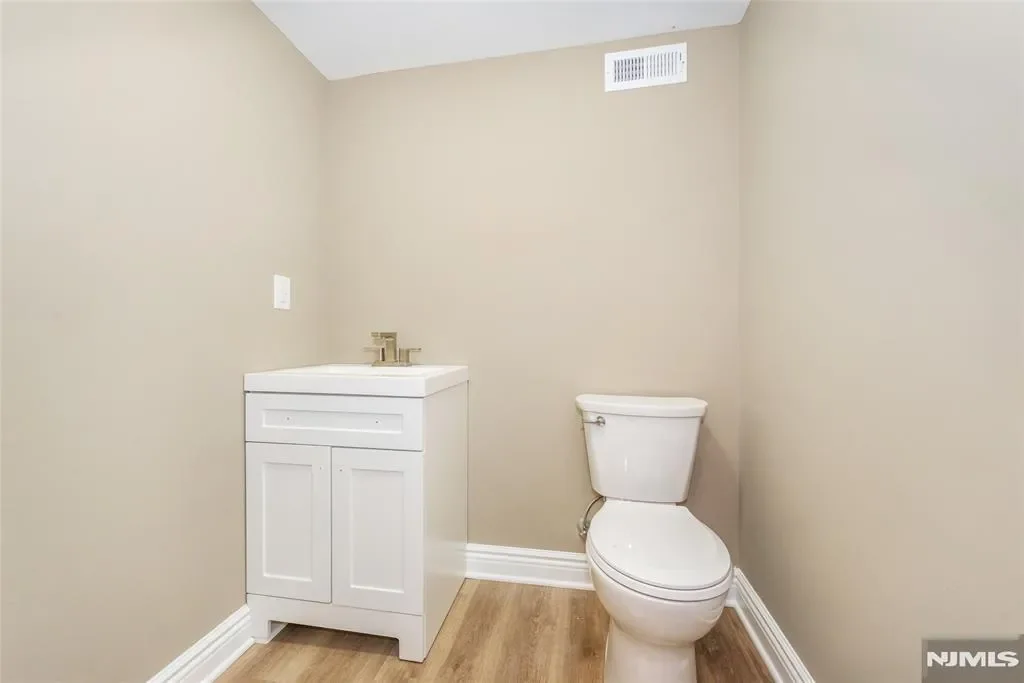 44 4th Avenue, Roseland, NJ 07068, Roseland, New Jersey, United States. - Photo 35