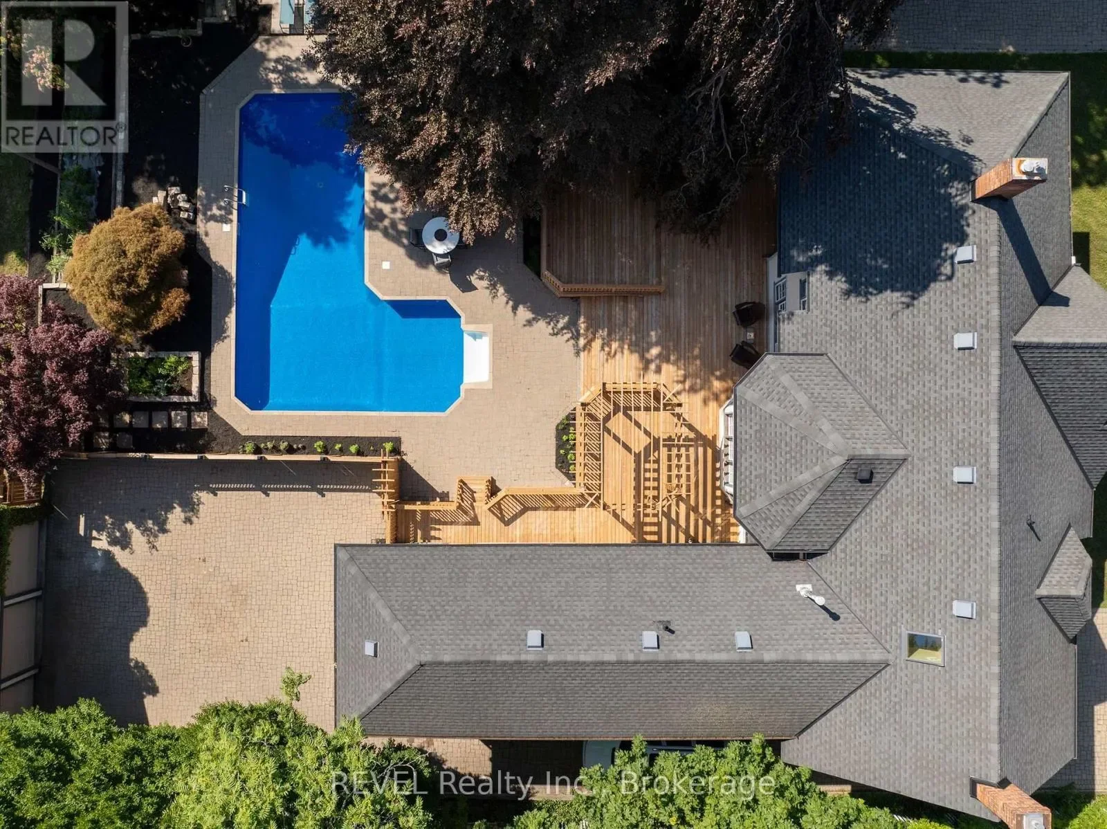 Exterior photo 11