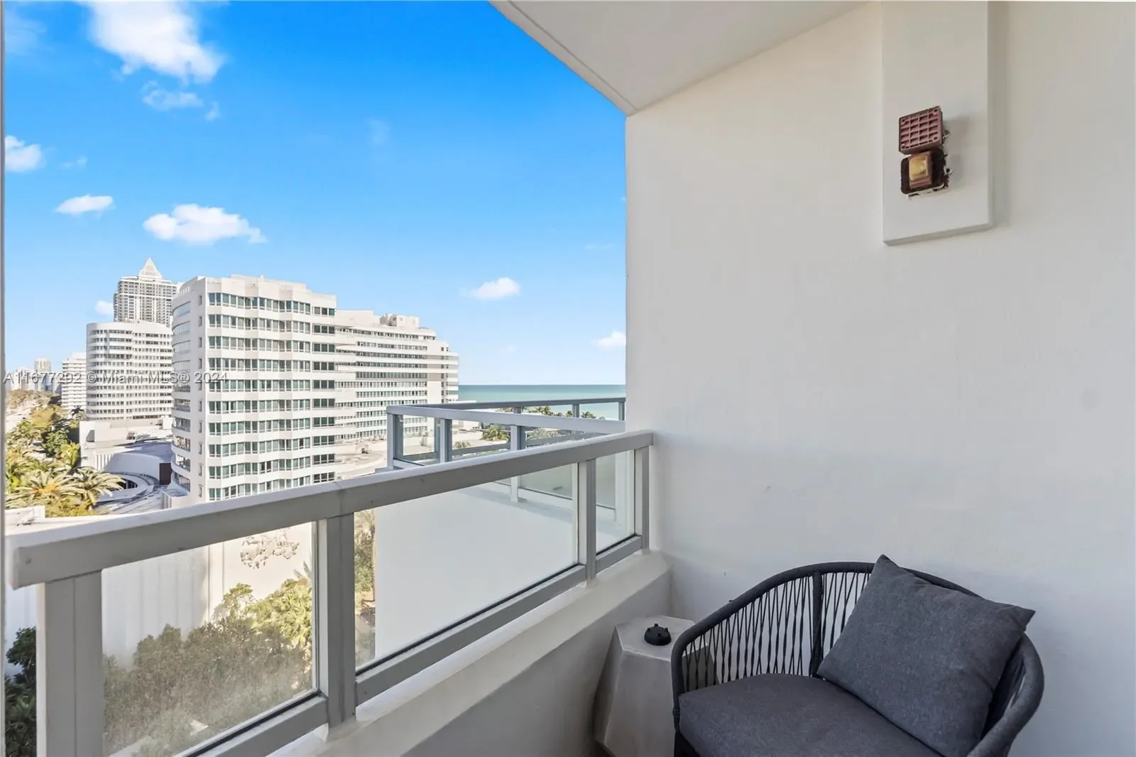 4401 Collins Ave 915, Miami Beach, Florida, United States. - Photo 2