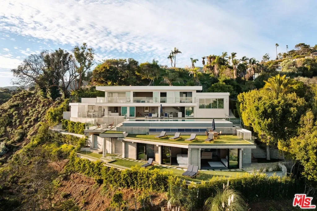 467 Paseo Miramar, Los Angeles, California, United States. - Photo 8