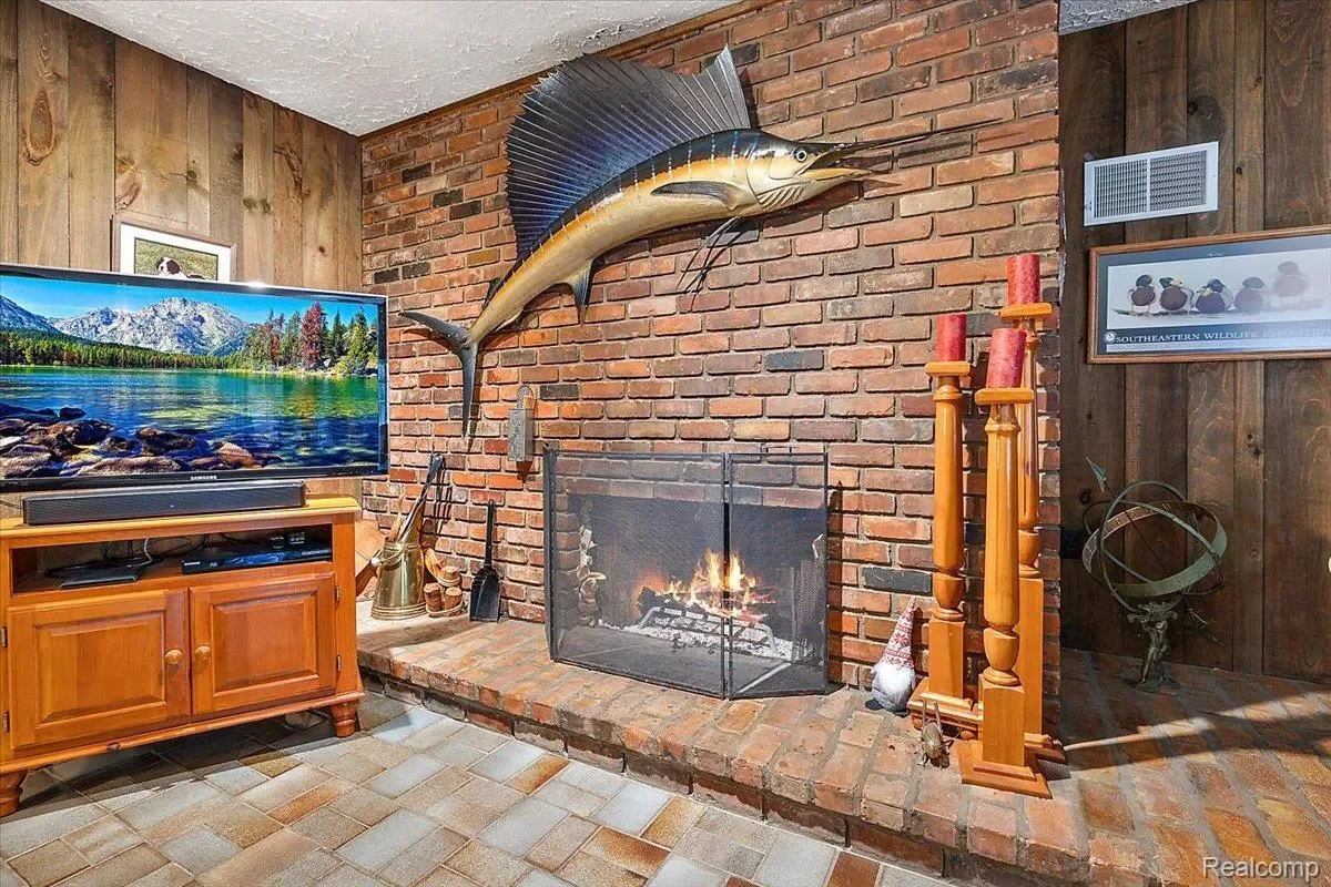 2236 Locklin Lane, West Bloomfield Charter Township, MI 48324, Orchard Lake Village, Michigan, United States. - Photo 34