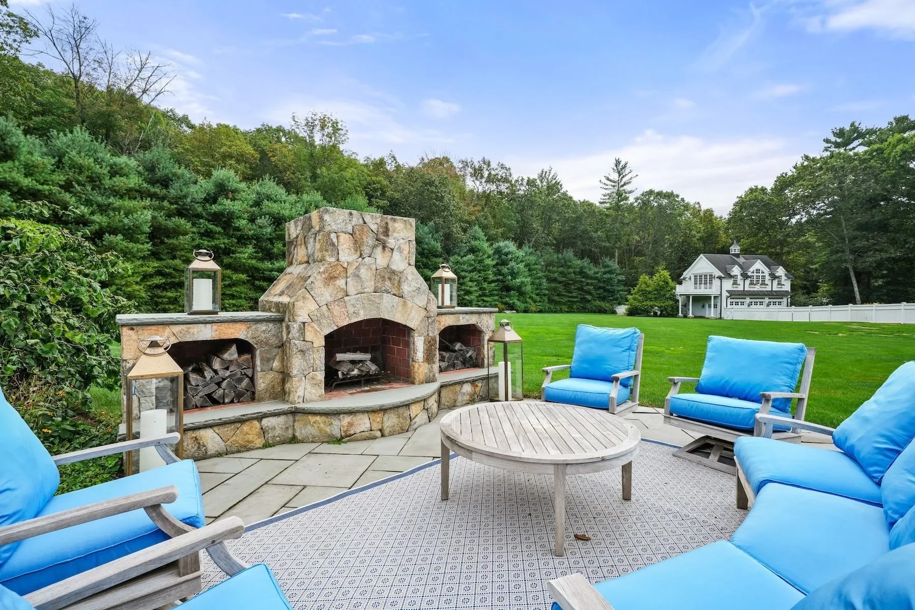 8 Hamlins Xing , Dover, MA 02030, Dover, Massachusetts, United States. - Photo 30