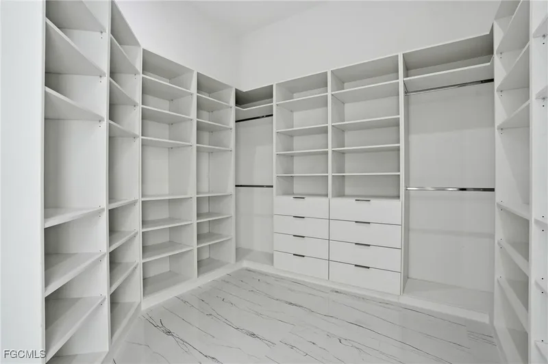 2532 CALOOSA SHORES DR, 33935, Florida, United States. - Photo 20