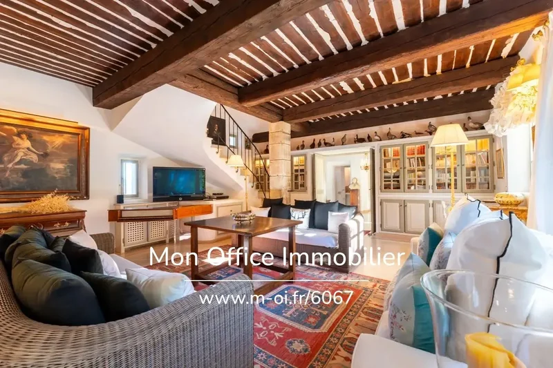 Bonnieux, Provence-Alpes-Côte d'Azur, France. - Photo 18
