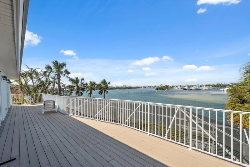 727 KEY ROYALE DRIVE, Holmes Beach, Florida, United States. - Photo 40