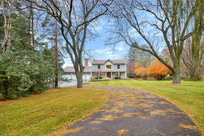 42W420 Campton Hills Road, Kaneville, Illinois, United States. - Photo 2