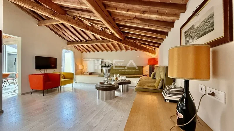 APPARTAMENTO LUCCA