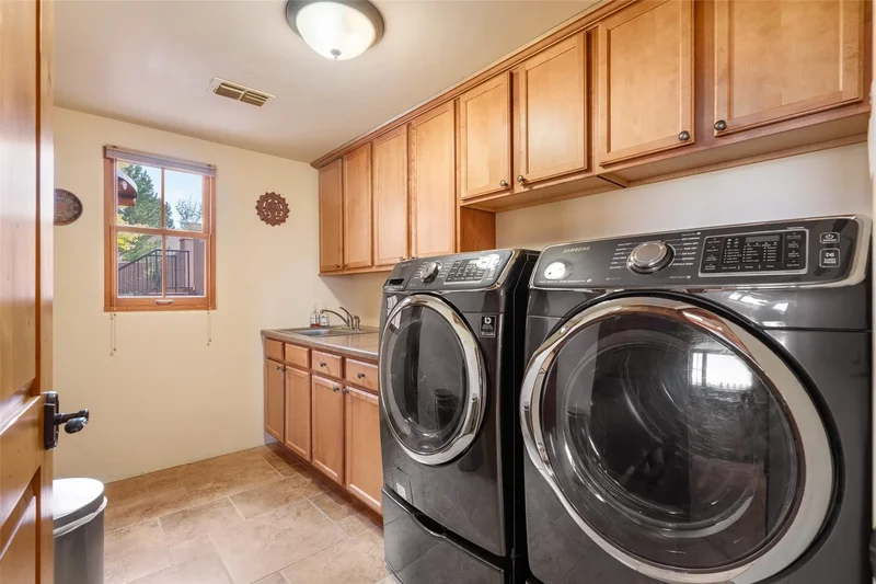 7 Plaza Molleno, Santa Fe, NM 87506, Santa Fe, New Mexico, United States. - Photo 20