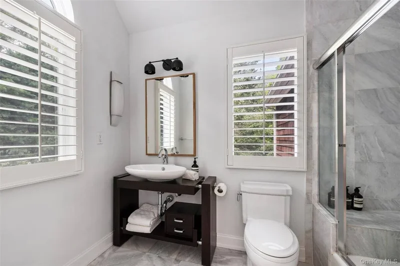 48 Douglas Court, Hampton Bays, New York, United States. - Photo 30