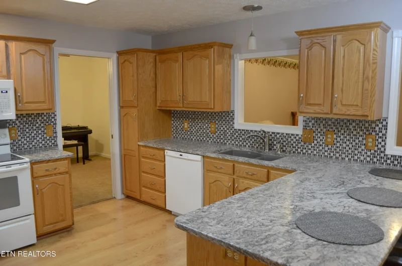 170 Pin Oak Lane, Crossville, TN 38555, Crossville, Tennessee, United States. - Photo 46