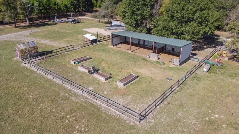 12794 County Road 307, Navasota, TX 77868, Navasota, Texas, United States. - Photo 15