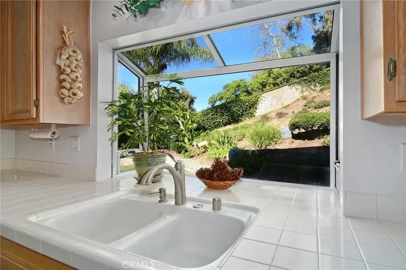 785 Trousdale Street, Oak Park, California, United States. - Photo 15