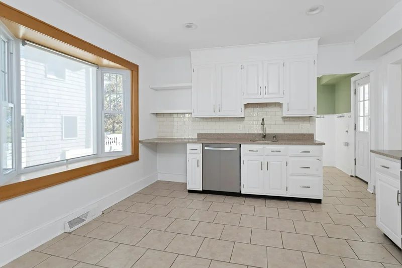 361 Riverside Drive, Fairfield, Connecticut, United States. - Photo 15