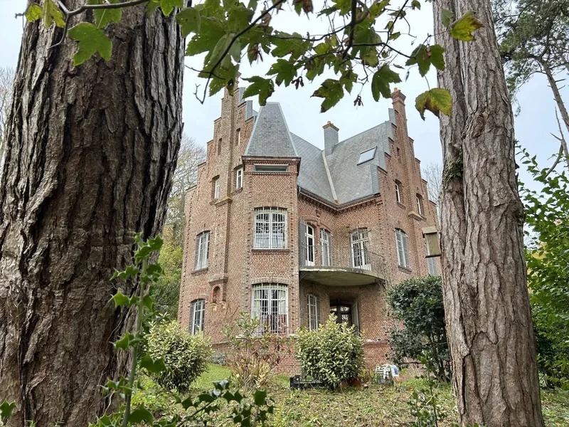 CHANTOISEAU - THE EXCEPTIONAL ARTIST VILLA WITH A VIEW OF THE SEA AND THE MYTHICAL CLIFFS OF ETRETAT
