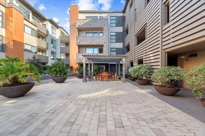 1838 Ogden Drive, Burlingame, California, United States. - Photo 17
