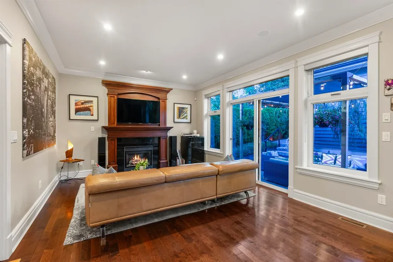 452 Tempe Crescent, North Vancouver, British Columbia, Canada. - Photo 21