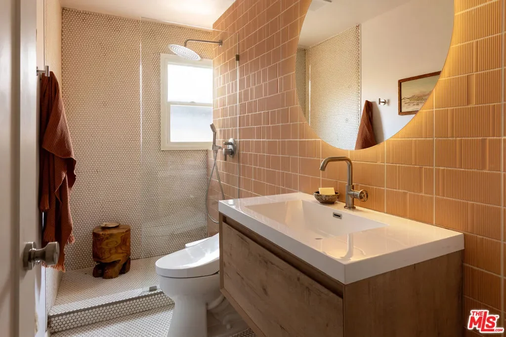510 Venice Way, Los Angeles, California, United States. - Photo 10