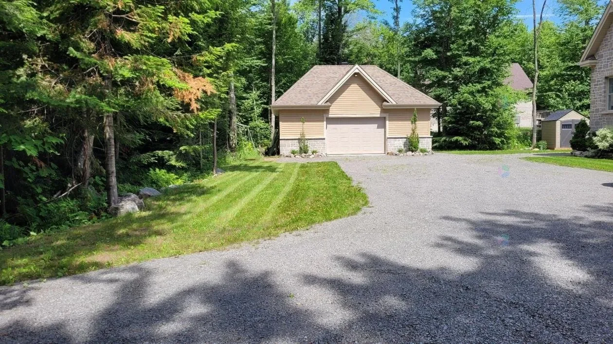 Exterior photo 7