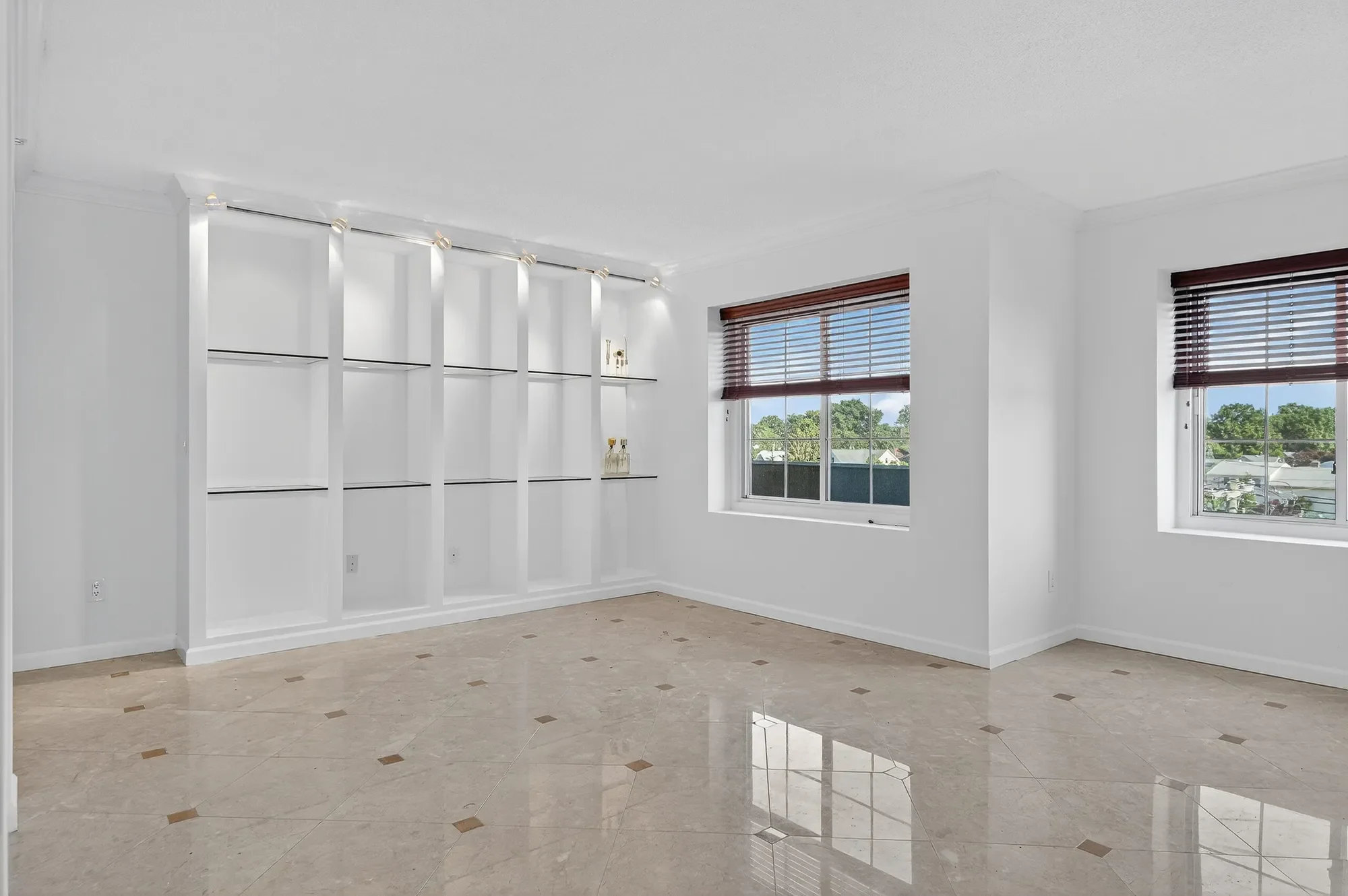 242 Maple Unit# 501, Westbury, NY 11590, Salisbury, New York, United States. - Photo 2