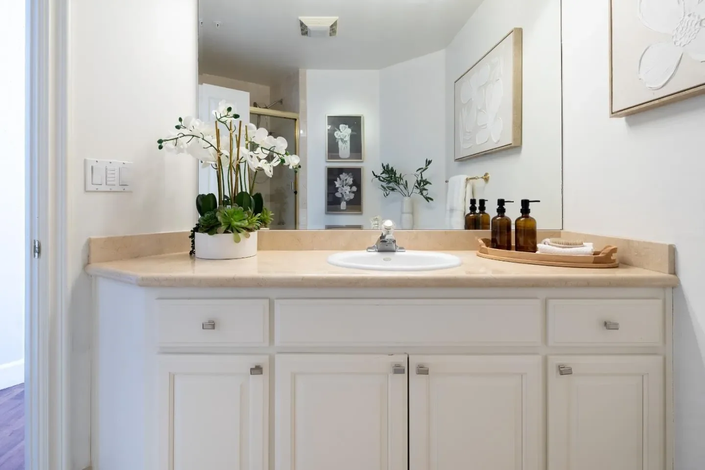 1237 Capuchino Avenue, Burlingame, California, United States. - Photo 25