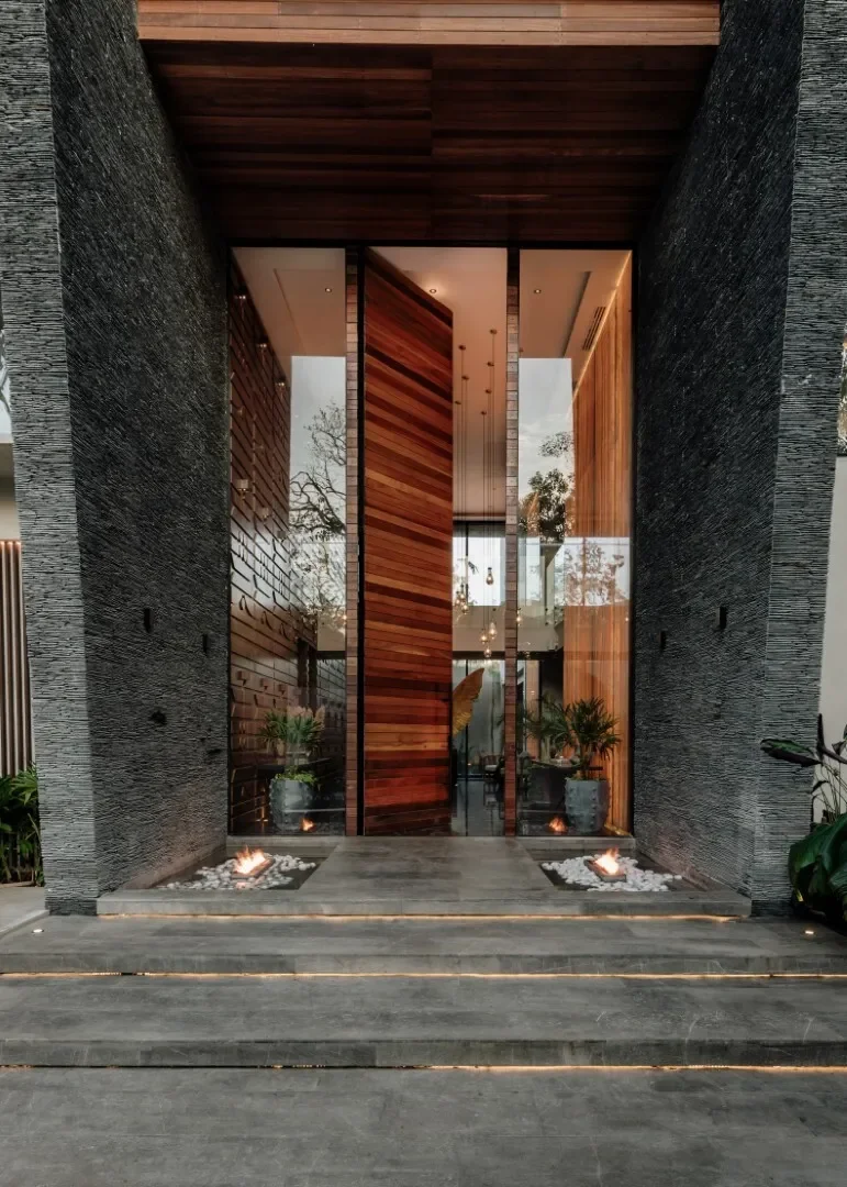 Exterior photo 2