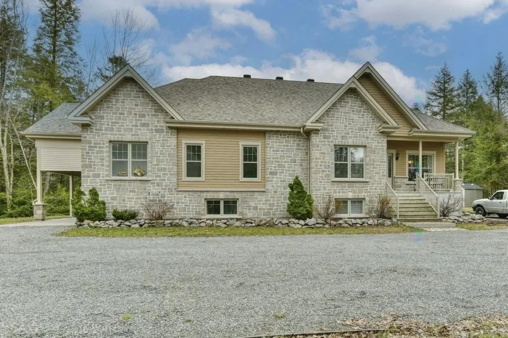 Exterior photo 2