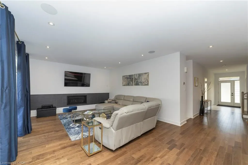 374 Big Dipper Street, Ottawa, Ontario, Canada. - Photo 10