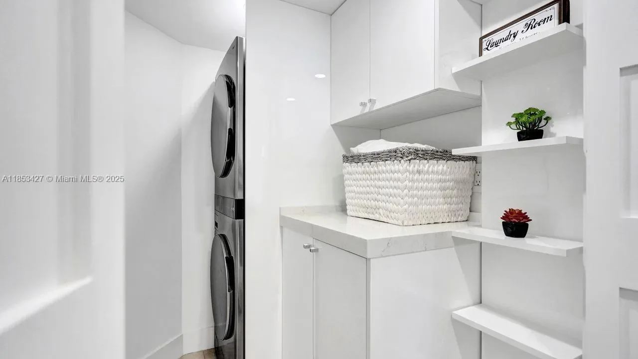 5757 Collins Ave 1605, Miami Beach, Florida, United States. - Photo 19